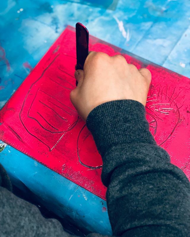 hache_studio's tweet photo. Bright #monoprinting at @hfmencap this morning! https://t.co/1zO7cfydd3 https://t.co/IdhHRPLPRa