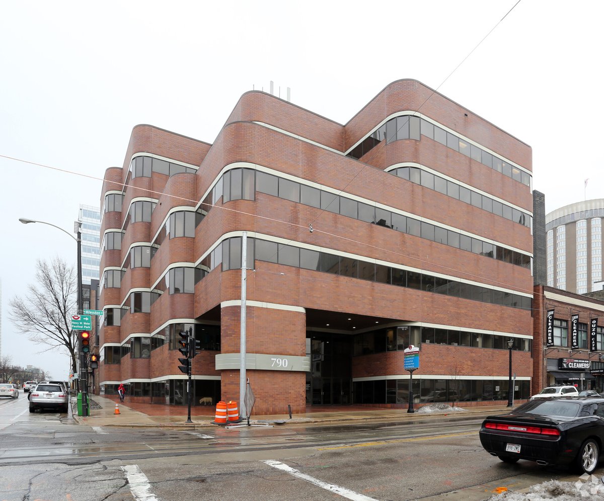 Novel #Coworking Opens First Milwaukee Location - CoStar Group costar.com/article/195780…