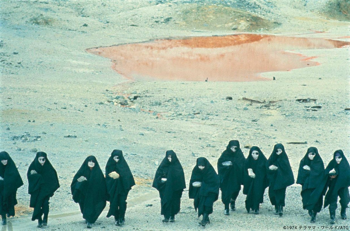 早稲田松竹 作品紹介 寺山修司 監督 書を捨てよ町へ出よう 行き場のない情熱を持て余す 私 が奇妙な人々と出会い 幻想と回想の入り混じった街を放浪する 自身が主催する演劇実験室 天井桟敷 の演劇作品を脚色し映画化した 寺山修司長編監督