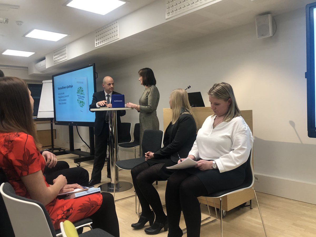 .<a href="/AnttiSavilaakso/">Antti Savilaakso</a> ja <a href="/ira_pals/">Ira van der Pals</a> toteavat, että vielä 10 vuotta sitten vastuullista sijoittamista kyseenalaistettiin ja ajateltiin, että vastuullisuustekijöillä ei ole todellista vaikutusta sijoitustoimintaan. Nykyään tilanne on täysin toinen. #vastuullinensijoittaja #esg