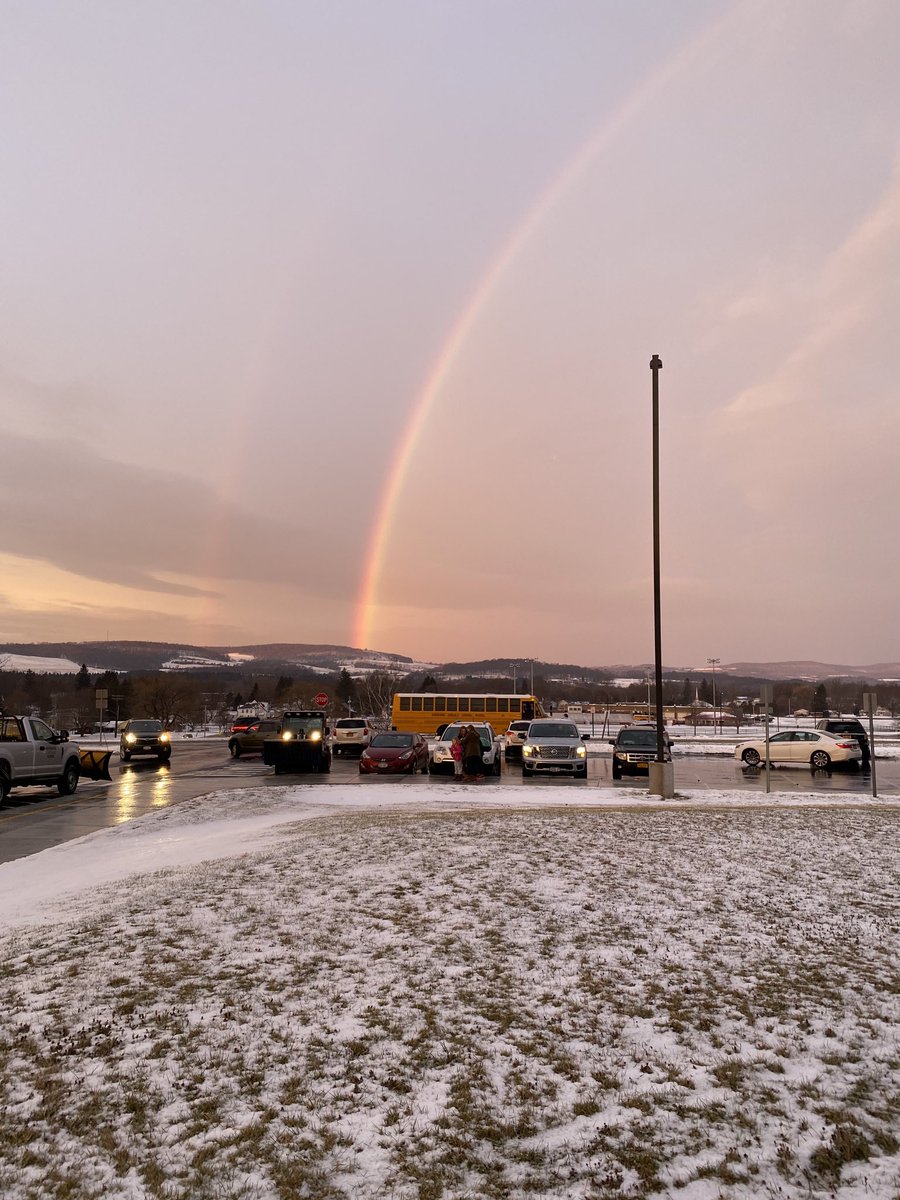 EricSchnabl's tweet photo. Beautiful January rainbow over S-E moments ago. https://t.co/eQ9xIs4T7I