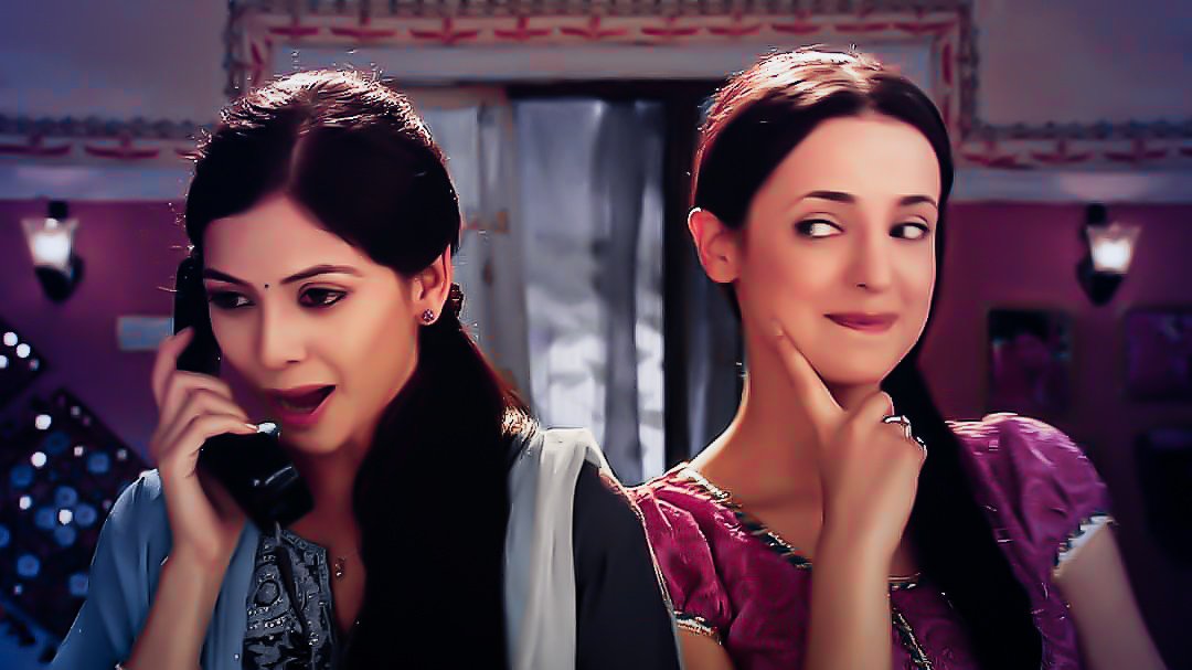 K: 'Jiji jis tarah se tum sharma rahi ho na poore mohallay ko pata hai ke phone pe kon hai' Nothing is as sweet as the bond between sisters. Also, Khushi loved being a tease, didn’t she?  #SanayaIrani  #IPKKND  #IPKKNDRewind  @deepalipansare