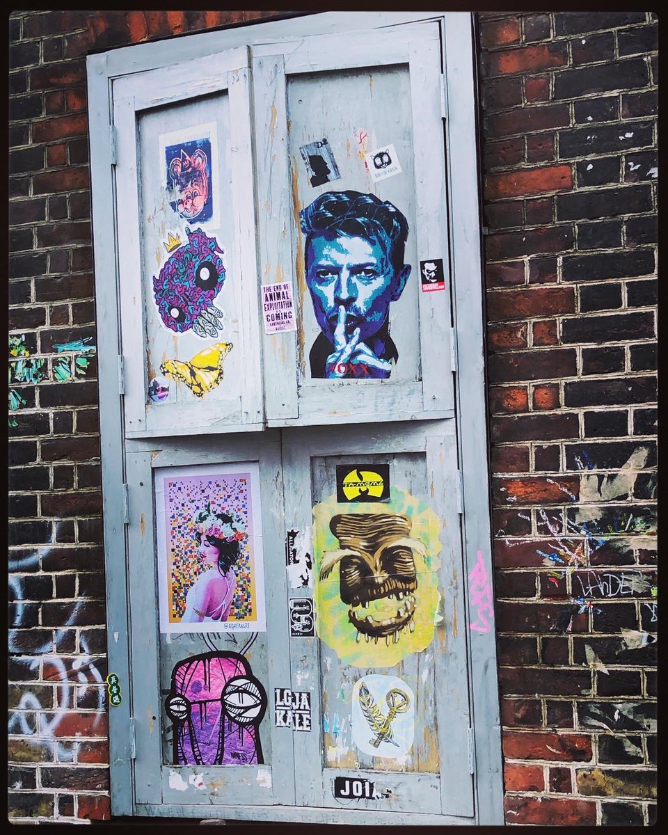 superhegl's tweet photo. #foreverbowie. #bowie #rememberBowie https://t.co/VYPOImU58k