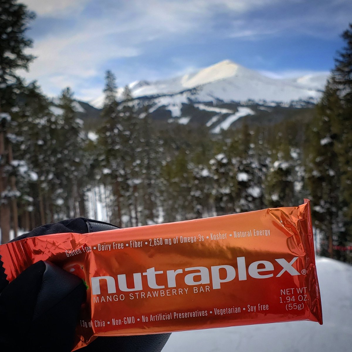 Nutraplex's tweet photo. Don't be fooled by the small size of chia seeds,  they pack a pretty big punch! 
💥 8x more omega-3s than salmon
💥 6x more calcium than milk
💥 3x more iron than spinach
💥 15x more magnesium than broccoli
💥 2x more fiber than bran flakes
💥 6x more protein than kidney beans https://t.co/dwjyanDJEo