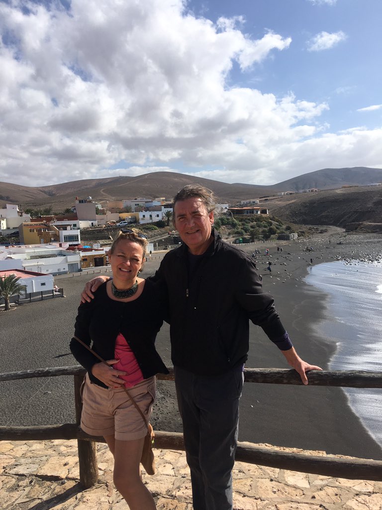 R_NeilBradley's tweet photo. Big skies.Raging ocean.
.
#playaajuy #Fuerteventura #islascanarias #wintersun #FelizViernesATodos #2020go
.
#Alltheworldsastage #the3rdact #50andFab https://t.co/DfhzBo1Ze5