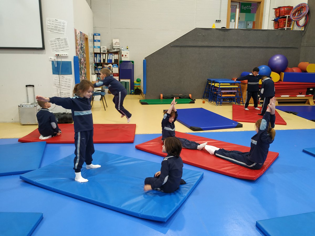 raul_rodr15's tweet photo. Today Year 2 have been getting better at making body shapes at @LaudeLES Excellent paired work! #LESGettingBetter #LESWhatsBestForKids #PEPrimary https://t.co/UCoIauphny