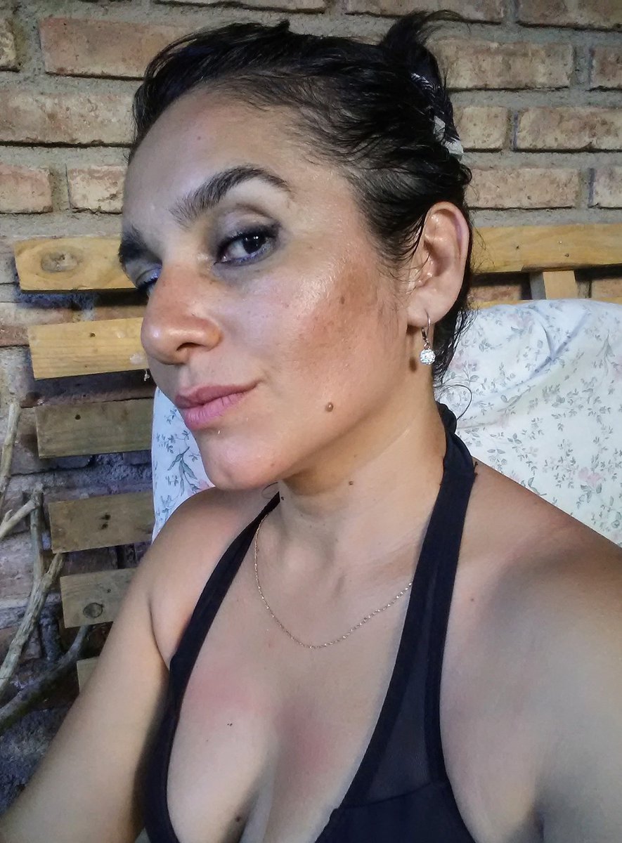 RobledoGise's tweet photo. #GenteSelfie desafiando este 2020 pero siempre con amor. Otro año mas con @sexypipolradio 💗 https://t.co/gAQ95eqzPS
