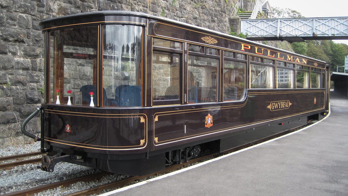 FROM SNOWDONIA TO MANCHESTER...  
The F&amp;WHR's spectacular new Pullman Observation Carriage - called ‘GWYRFAI’ - will be taking centre stage at this year’s Caravan &amp; Motorhome Show (16th-19th January) at Event City Manchester. 
More details @ bit.ly/35zhFV6