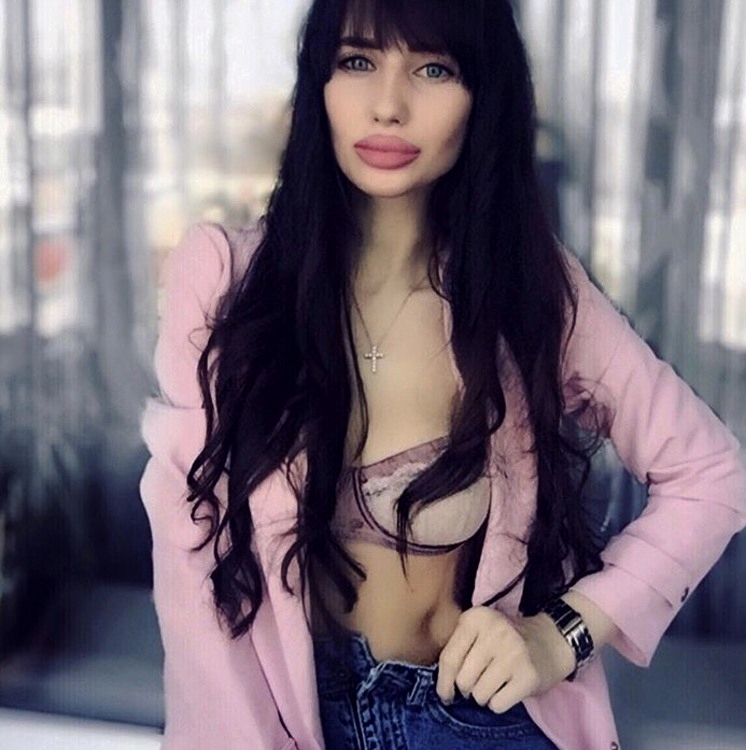 LovingYulya's tweet photo. I am amorous, emotional, tender and caring, a little capricious) I consider myself an intelligent girl!) My friends talk about me *the perfect combination of childish immediacy and... ...
♥ Send her Message > https://t.co/knw4Va370X < ♥ https://t.co/RqdCdiqZ0k