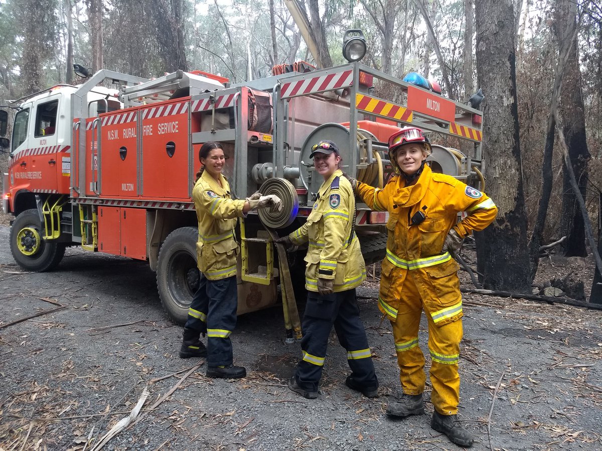 "🔥🚒👩‍🚒👨‍🚒"Milton's heavy bush-fire tanker had 3 young mums on the crew today ... go girls :)" Look at those smiles! We have come a long way ladies- still a way to go.

<a href="/WomenOf911/">Women Of 911</a> <a href="/WFSUK1/">Women in the Fire Service UK</a> <a href="/AFACnews/">AFAC</a> <a href="/WAFA_Comms/">WAFA Inc.</a> <a href="/FSWOntario/">Fire Service Women</a> <a href="/fire_scot/">Scottish Fire and Rescue Service</a> 

#AustralianBushfireDisaster #AustraliaOnFire