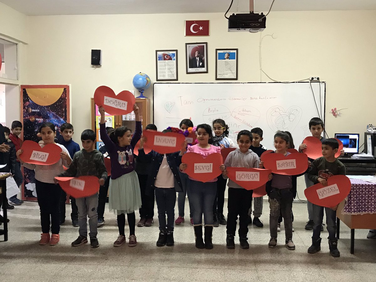 Öğretmenler günümüz kutlu olsun ❤️<a href="/ziyaselcuk/">Ziya Selçuk</a> <a href="/SeyitAliBuyuk/">Seyit Ali Büyük</a> @Mehmeta10176968 #konyamem #kulumem