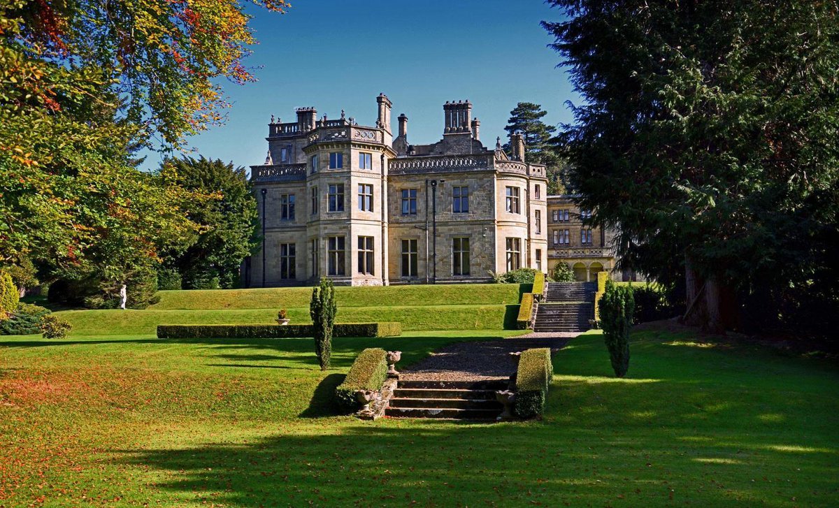 ST_TravelMag's tweet image. Win a night away in the UK by tweeting #YourTips!
From a nifty packing trick to an under-the-radar recommendation in a top city, we want to hear what you've learned on your travels. This month, you could win a stay at Wales's
@PaleHallHotel
[T&amp;amp;Cs apply, see mag]