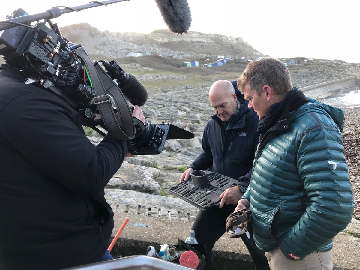 Don’t forget to tune into BBC Countryfile this Sunday for marine invasive’s with ⁦@tomheapmedia⁩ #bbccountryfile #Portland #chesilbeach #Dorset #invasivespecies #nonnativespecies #beachcombing #naturalhistory #marinelitter #plasticpollution