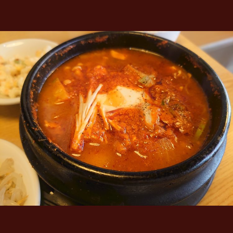 jongno_ohbar's tweet photo. #ジョンノオッパ です！
⠀
ご来店、誠にありがとうございます🙇 ��
またご来店お待ちしております🥳💕
⠀
#ジョンノ #新大久保 #新大久保グルメ#新大久保ランチ＃新宿グルメ #新宿 #韓国料理 #韓国  #종로오빠 #종로 #신오쿠보 #신오쿠보맛집 #신주쿠맛집 #kpop #korea #korean #koreanfood https://t.co/4tCr5fEp1n