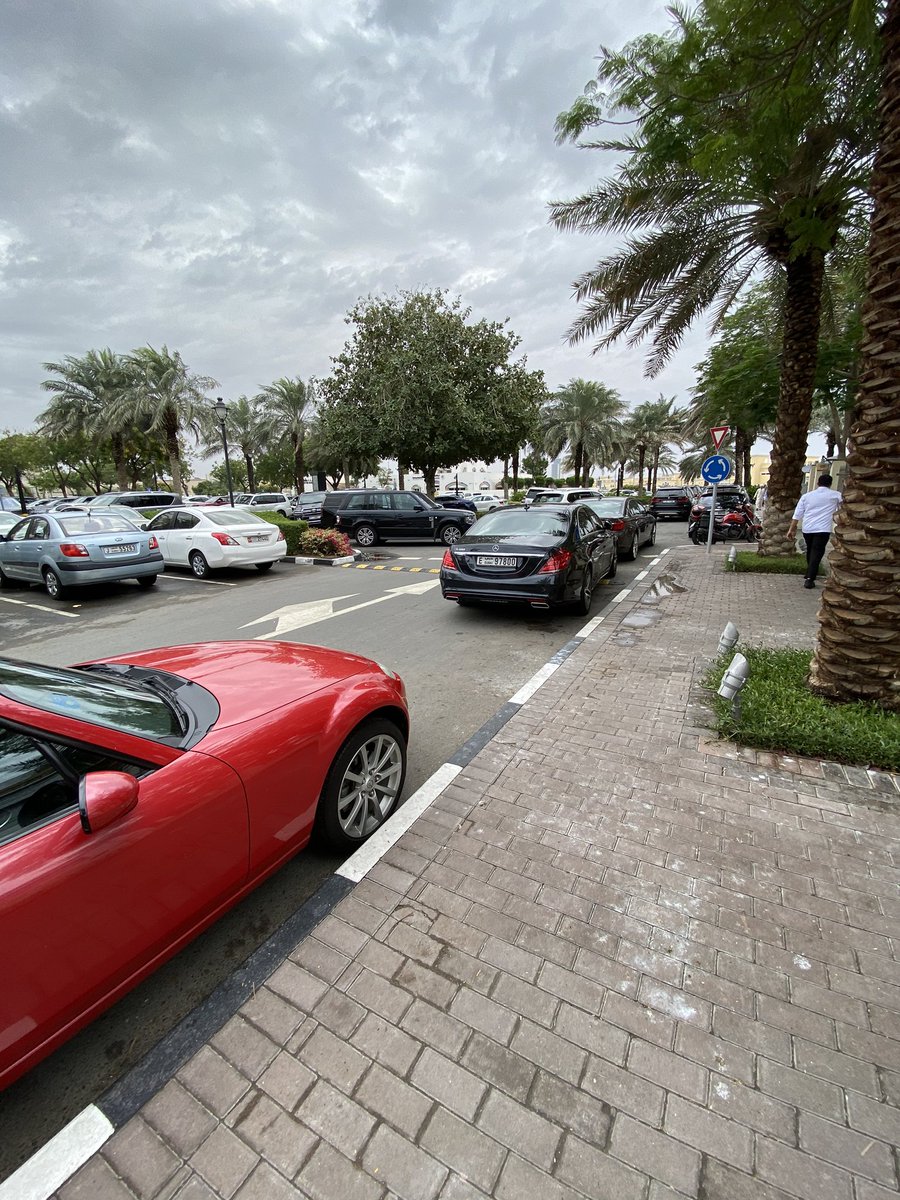 aliishah's tweet photo. @RafflesIntlSch @RafflesNursery @KHDA disgraceful how Raffles nursery hoards and blocks parking for Friday mosque goers by locking with chain. Disgraceful addition to our local community. https://t.co/tzAlpDeFUd