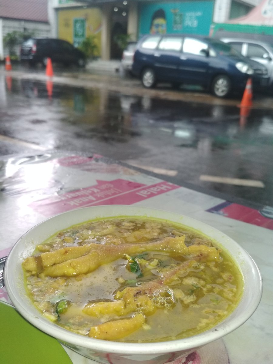 majidyanju's tweet photo. @detaanggraeni @dwihaditirta @amandatap92 @Goerny2 @fahmi_bd @masbams70 @faridafarichah @EnungMaryati @Cak_Didi @hudakalimullah @Ach_Falut @pakepeci @saifulmisyar @SRizkyamalia @misabanten1 @billy4riez @fauzan_robusta @gigihk17 @b_djohan @fatahkumis @innovesian nih bisa dipedesin, bisa diasemin. kurang asem, kasih aer ujan 😂😂
hujan syahdu, nyoto dulu
#CekerNgambang
#madyang https://t.co/vcKIWsgkza