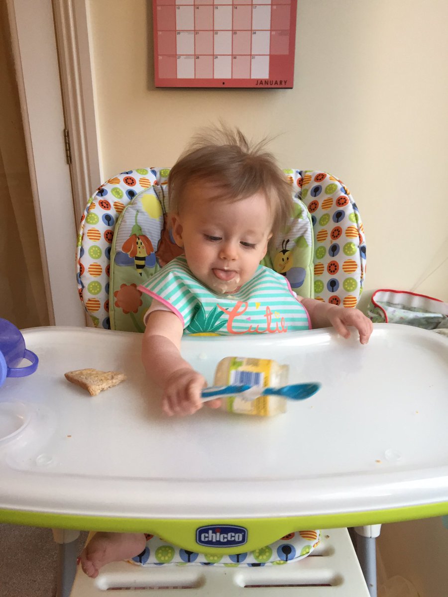 el_ware's tweet photo. 1yo loving the breakfast mix on @ClassicFM weโve got squealing, dancing, conductor hands and making her own percussive backdrop with a jar and spoon! Musician in the making? #babyrose #minimusician #classicfmbreakfast #classicfm https://t.co/VYUUwlEZBI
