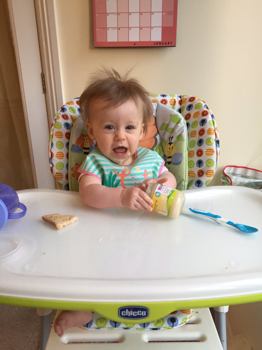 el_ware's tweet photo. 1yo loving the breakfast mix on @ClassicFM weโve got squealing, dancing, conductor hands and making her own percussive backdrop with a jar and spoon! Musician in the making? #babyrose #minimusician #classicfmbreakfast #classicfm https://t.co/VYUUwlEZBI