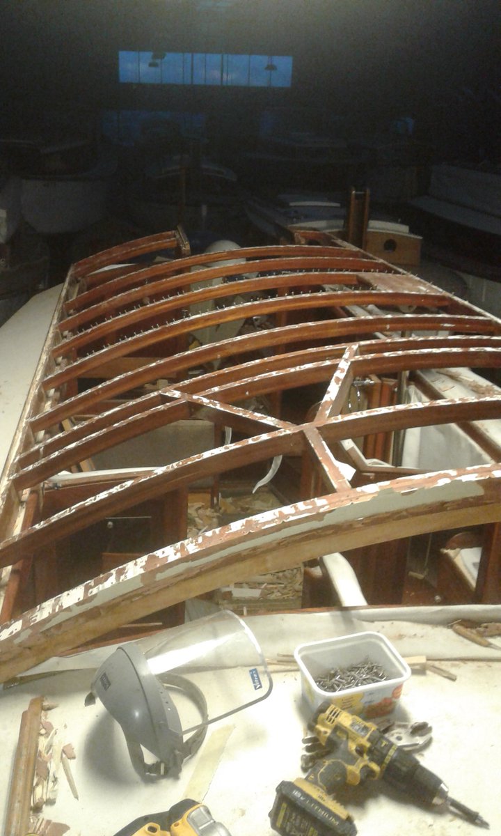 marthamboats's tweet photo. Wow! The work that goes on behind the scenes in the winter to have our boats ready for the coming season for you to enjoy!
Here is America, one of our 8 berth yachts, now having her roof renewed!
Will is busy removing screws from the old roof at present!
#broadssailing https://t.co/ERGOQVG70z
