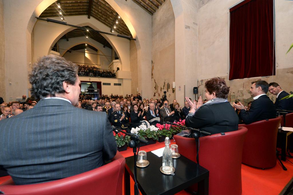 TeresaBellanova's tweet photo. Partecipatissima l'iniziativa a #Castenedolo che ieri ha chiuso la giornata trascorsa sul territorio bresciano. Grazie a Gianbattista Groli, ex sindaco e presidente dell'Associazione Culturale Mino Martinazzoli e Aldo Moro per averla organizzata.
https://t.co/aRK4TBfvlc https://t.co/6nISdnUqRj