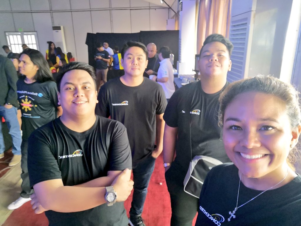 camcgallo's tweet photo. With these amazing guys at the Manila #PartnerMeeting
❤️ Photo Op with @4jbar 😍
@MSSG5AllStars #MSSPHAllStars #TuggleNation 🤗 #BelieveMakati https://t.co/bOBz9RfeqY