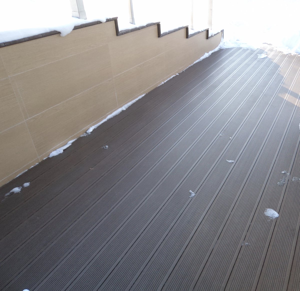 Терраса и ступени изготовлены из ДПК #MultiDeck.

Заказать ДПК MultiDeck можно по ссылке в шапке профиля удобным для Вас способом: звоните по бесплатному номеру или отправьте нам письмо. А можно просто написать нам свои контактные данные в Директ, и… t2p.pw/yfgBens7bU