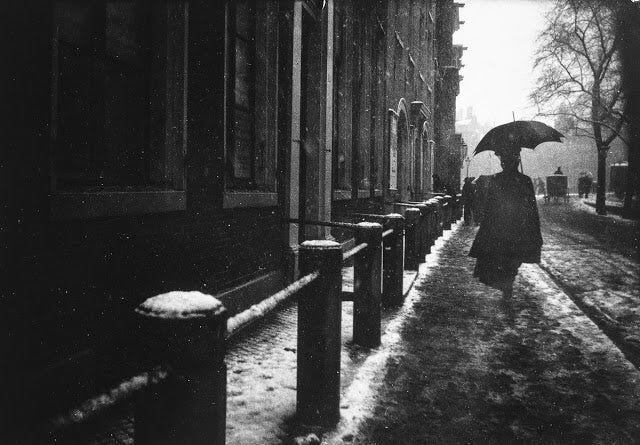 stjohnsphoto's tweet photo. George Hendrik Breitner #photography 
View of the Singel on a rainy day, Amsterdam, c1895. https://t.co/rSbuQLNMUx