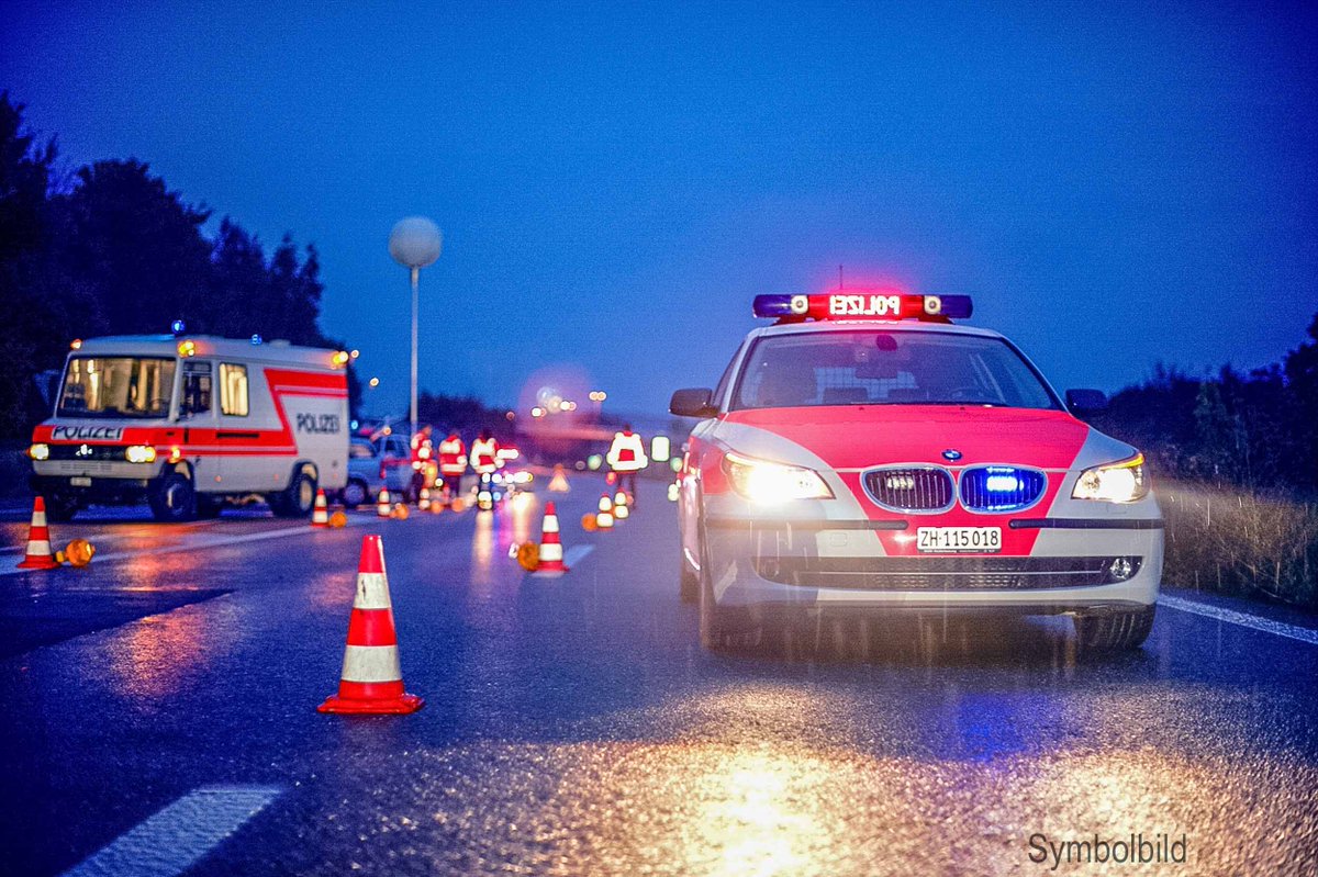 KapoZuerich's tweet photo. Die Kapo ZH und verschiedene KomPol haben auf dem Gebiet des Kantons Zürich eine Schwerpunktaktion zum Thema «Fahrfähigkeit» durchgeführt. Dabei wurden 81 Motorfahrzeuglenkende in nicht fahrfähigem Zustand kontrolliert und zur Anzeige gebracht.
https://t.co/VAnpXdD1zV
#KapoZH https://t.co/KZRDSnfhux