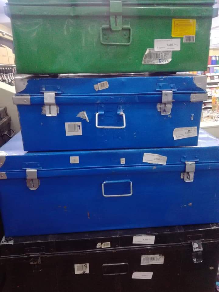 Nakumatt's tweet photo. It's not late to shop for back to school. Visit us today at Nakumatt Highridge for all your back to school needs. https://t.co/v45QBNTH0v