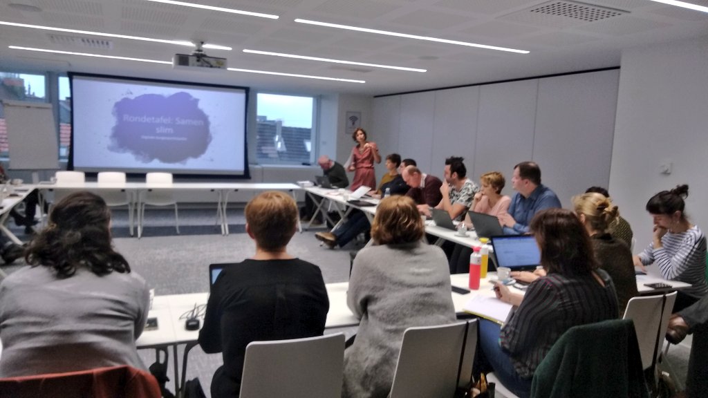 Ndumarey_VVSG's tweet photo. Vandaag is de eerste @vvsg ronde tafel #samenslim van dit jaar! Full house om van elkaar te leren over mooie lokale participatietrajecten en de digitale toepassingen die dit proces faciliteren. Vanmiddag komen 5 bedrijven hun toepassingen voorstellen. Veel zin in! ๐ https://t.co/Shq39HVDP2