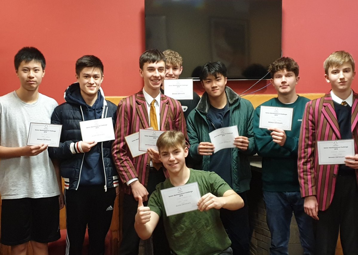 FettesBoarding's tweet photo. It’s a great start to the year for a group of our Kimmerghame boarders after receiving their Gold, Silver &amp; Bronze UKMT Mathematics Challenge certificates from last term!

Congratulations to everyone who took part 👏

#FettesLearning #FettesCollege https://t.co/3WuCrMQeCa
