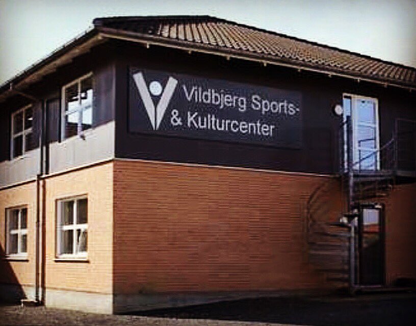 Jeg har idag været på besøg hos Vildbjerg Sports og kulturcenter. Centeret som er DBU Talentcenter. Vi fik talt om forårets aktiviteter og justeringer og om muligheder for optimeringer af vores praksis hos dem. Der blev også åbnet lidt op for mine tanker for 2020/2021 sæsonen.