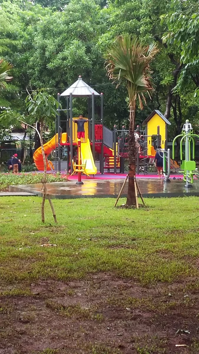 ronizen_234's tweet photo. @BeritaJakarta Taman maju bersama Gorong Talo sdh dibuka untk warga#goodbener ARB https://t.co/odhaXdAK5E
