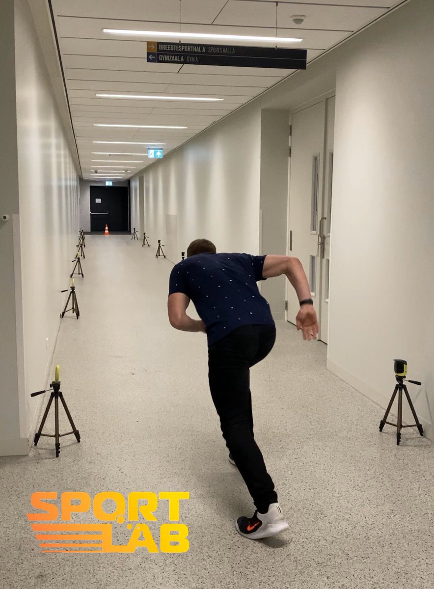 SportlabZ's tweet photo. Studenten HALO leren op praktische wijze over snelheden en versnellingen voor het vak Bewegingsanalyse. #ervaringsleren https://t.co/hmVFN0wO4K