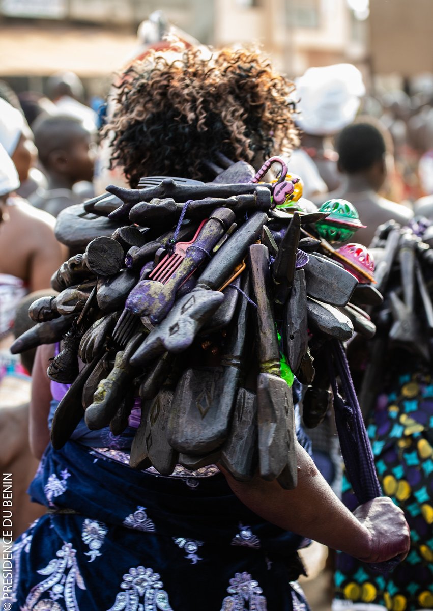 PresidenceBenin's tweet photo. 10 janvier - Fête du Vodoun au Bénin 🇧🇯
Fortes de leurs diversités culturelles et cultuelles, sources de leurs richesses, nos religions endogènes sont ce 10 janvier à l’honneur.

Je souhaite une bonne fête à tous nos compatriotes adeptes du culte #Vodoun.

#PatriceTALON https://t.co/EIaOwqNPTU