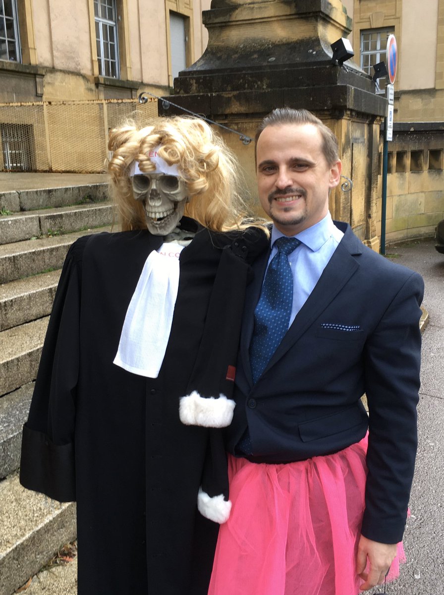 Puisque les danseurs de l’Opéra ont obtenu des dérogations après avoir fait quelques pas de danse devant le Palais Garnier, les avocats de Sarreguemines font des entrechats devant le Palais de justice... #reformedesretraites