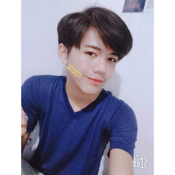 V09300306's tweet photo. သူငယ္​ခ်င္​း နဲ႔ ဆုံး https://t.co/hux7ghmxiK