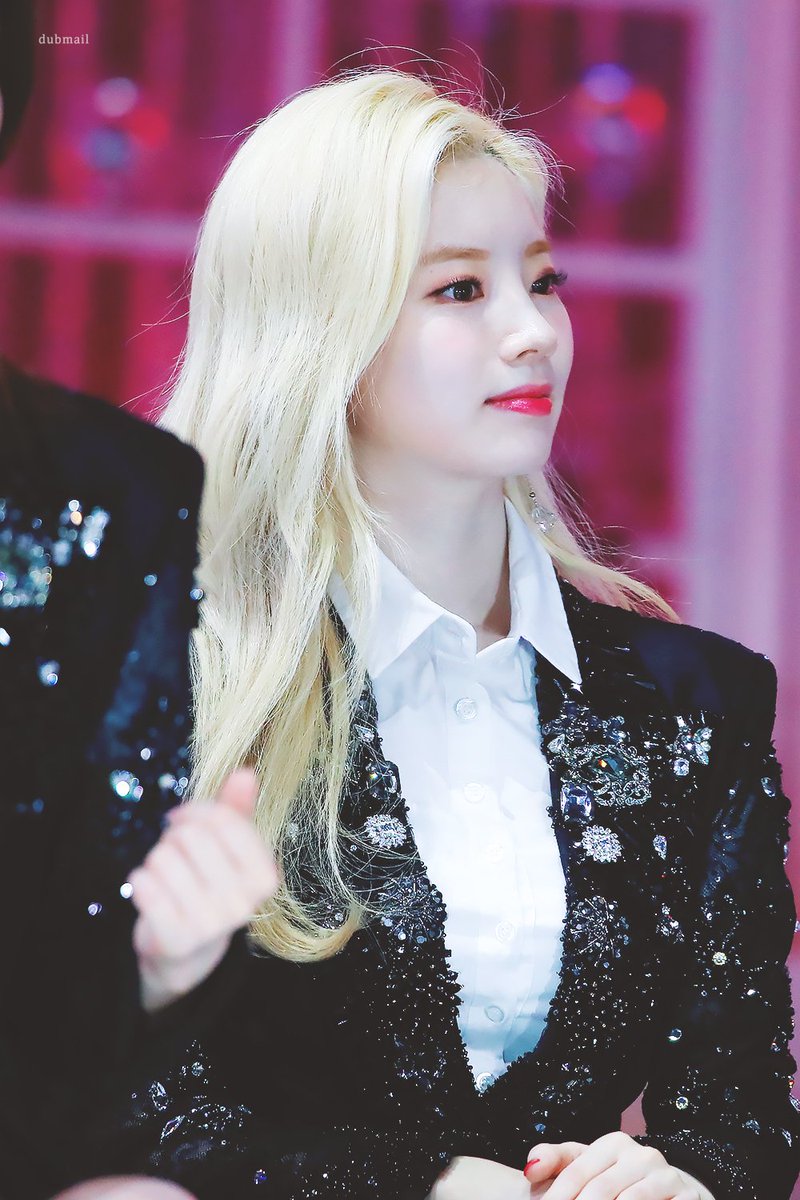 dubmail_com's tweet photo. 200104 #골든디스크어워즈 
#다현 #DAHYUN #ダヒョン 
#트와이스 #TWICE https://t.co/H4uPNm8ZM7