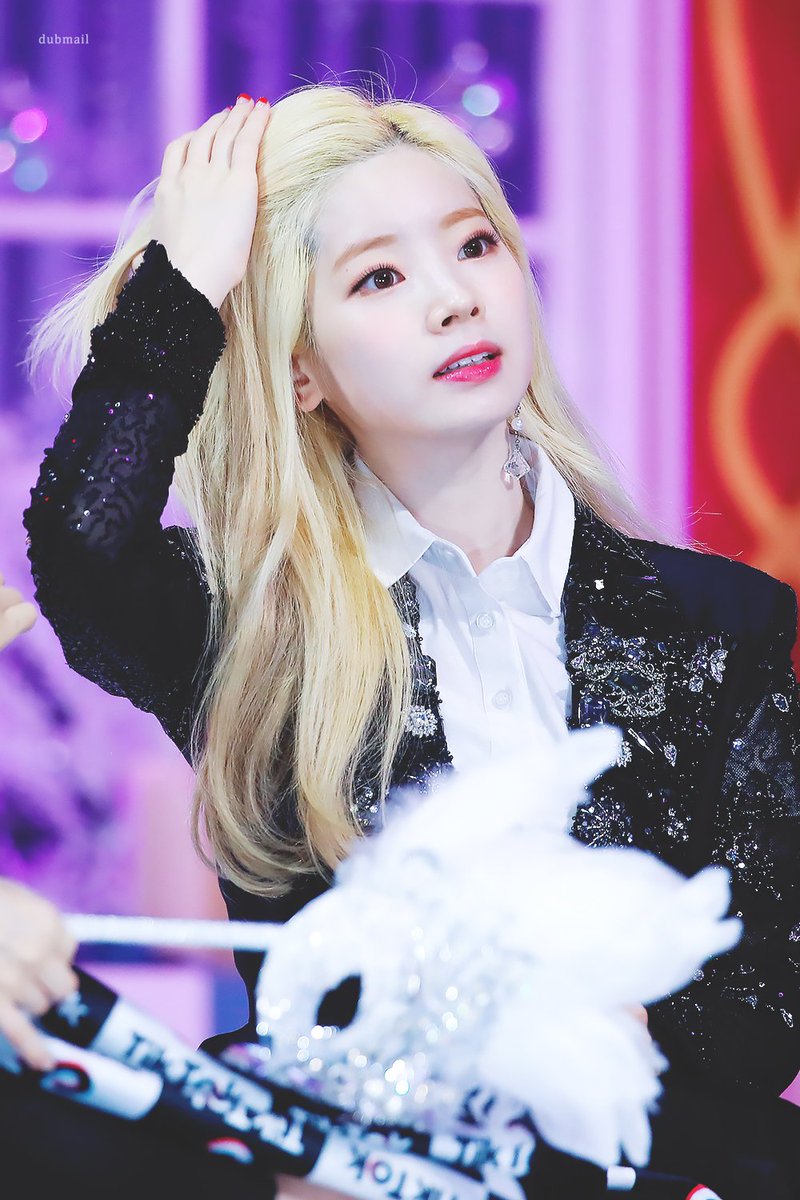 dubmail_com's tweet photo. 200104 #골든디스크어워즈 
#다현 #DAHYUN #ダヒョン 
#트와이스 #TWICE https://t.co/H4uPNm8ZM7