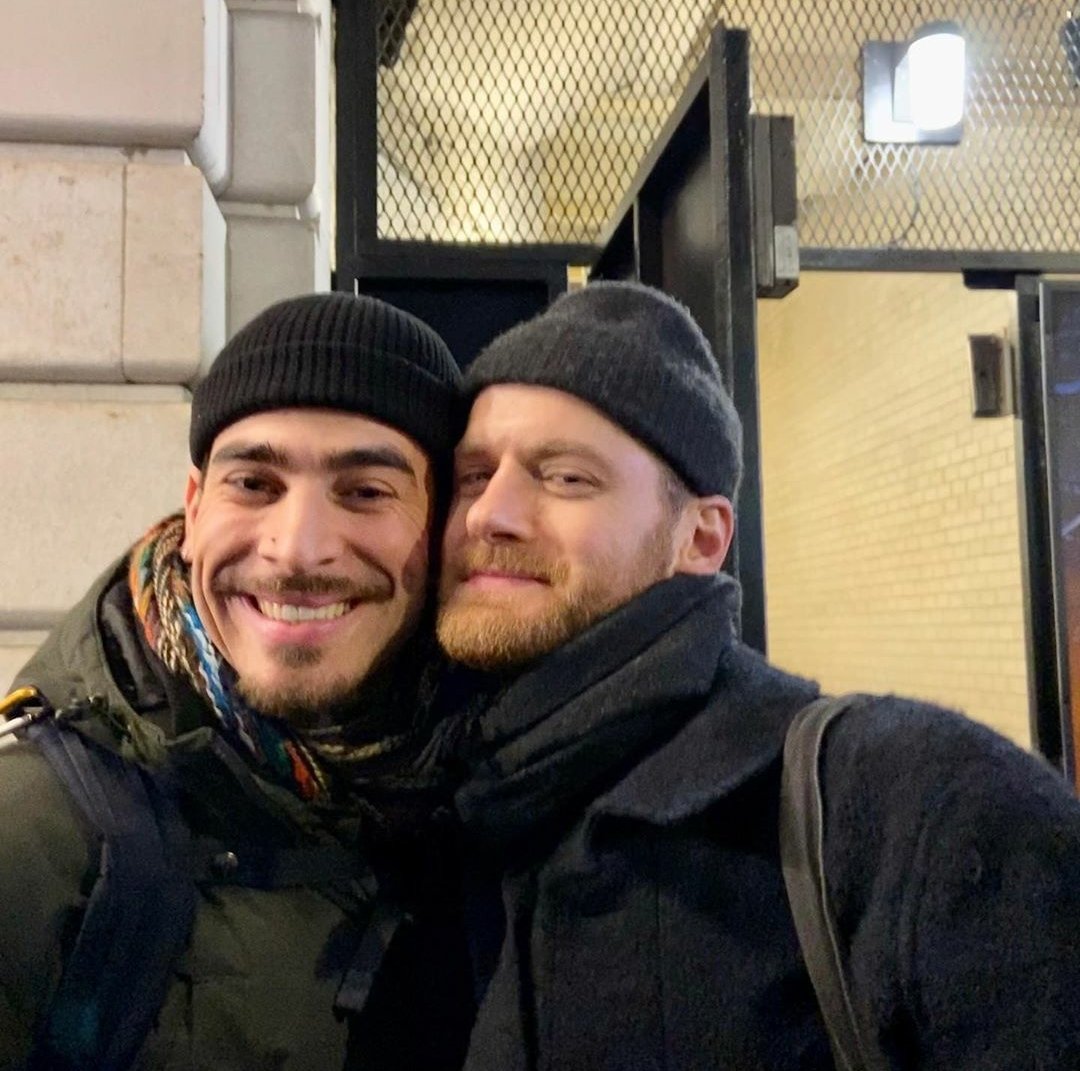 KyleSollerNews's tweet photo. Kyle and Arturo Luis Soria
[By moirafraser70]
#KyleSoller #ArturoLuisSoria #TheInheritance https://t.co/viWBKhMFlP