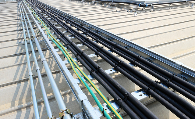 RoofEdgeFab's tweet photo. Read our Blog on how to overcome the risks of #roof obstacles https://t.co/Hc3U0z3kTh https://t.co/DquIFoDJPv