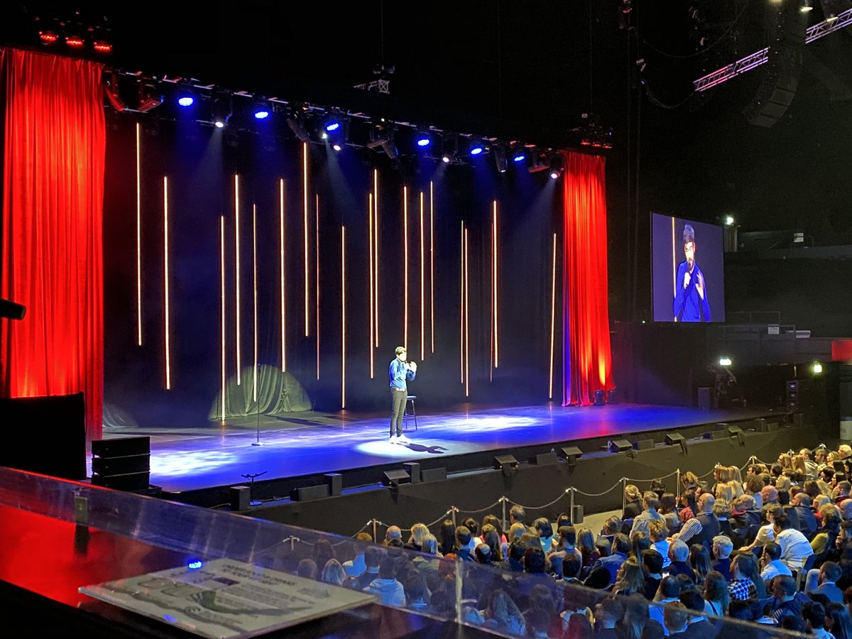 KarishmaPlaha's tweet photo. Absolutely loved @jackwhitehall last night! You HAVE to watch this on @NetflixUK still crying over the most funniest thing happened to someone in the front row 😭😭 also shout out to @LloydGriffith I’m booking tickets for your tour! https://t.co/LUoCH749ls