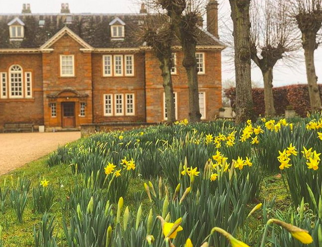Weekend of April 18th 2020 now available for yoga wellbeing retreat hire - mailchi.mp/0f27b8359142/w… #retreatvenue #yogaretreat #yogateacher