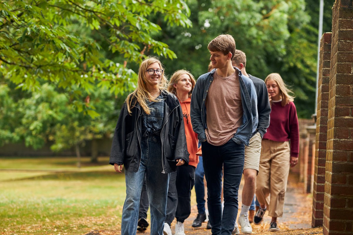 SWGSSixthForm's tweet image. We have our final sixth form open afternoon today (Friday 10 January) at 1pm. We&apos;re looking forward to meeting you!