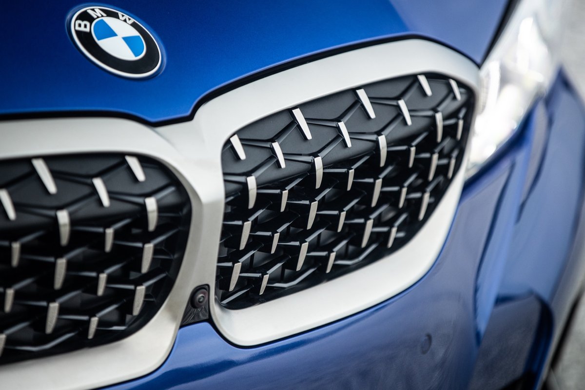 BMWSF's tweet image. The elegant M Sport body additions with exclusive Cerium Grey accents elevate aesthetics and provide segment-leading aerodynamics. #BMWSF #3Series #20203Series #BMWUSA #2020 #BMWGram #CarGram #LuxuryCar #LuxurySF #MPerformance #BMWLove #BMW #series #MPower #drift #m #cars⁠⠀