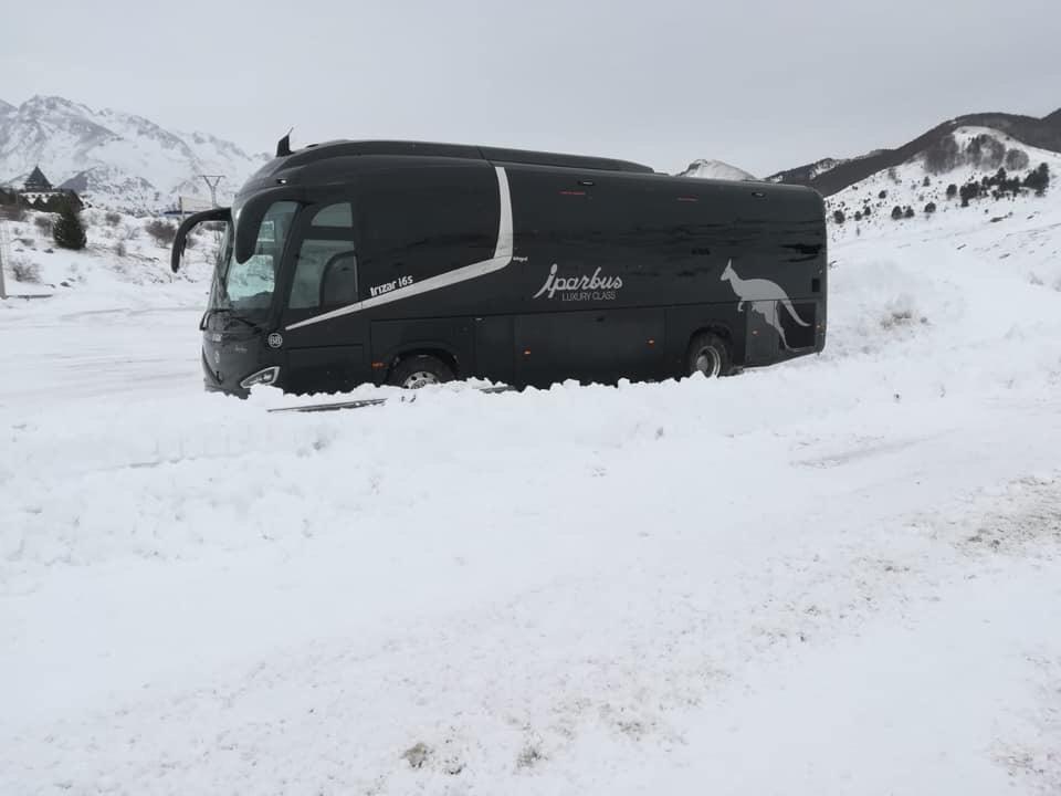Iparbus's tweet photo. Aprovecha este find para organizar una escapada de invierno. https://t.co/SEwZFOyCyf