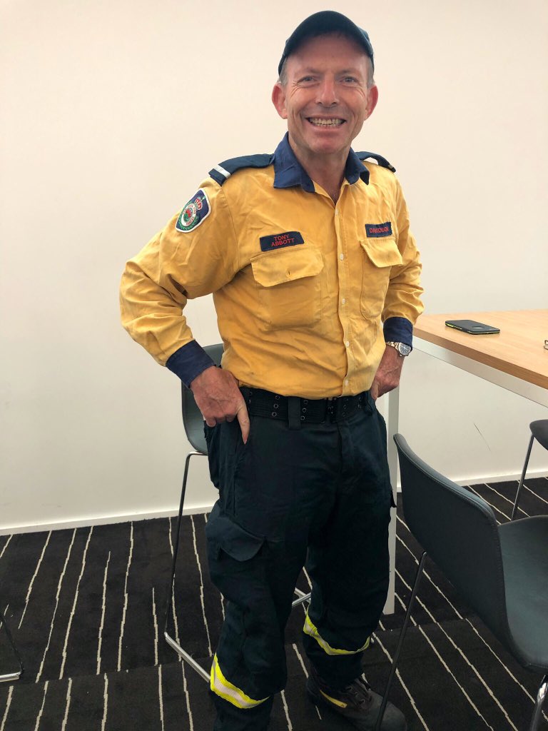 RitaPanahi's tweet image. Ran into Tony Abbott back in September &amp;amp; he was off to fight bushfires back then. The feral Left incl much of the media have attacked &amp;amp; smeared him endlessly but he’s always been far more decent than his detractors.