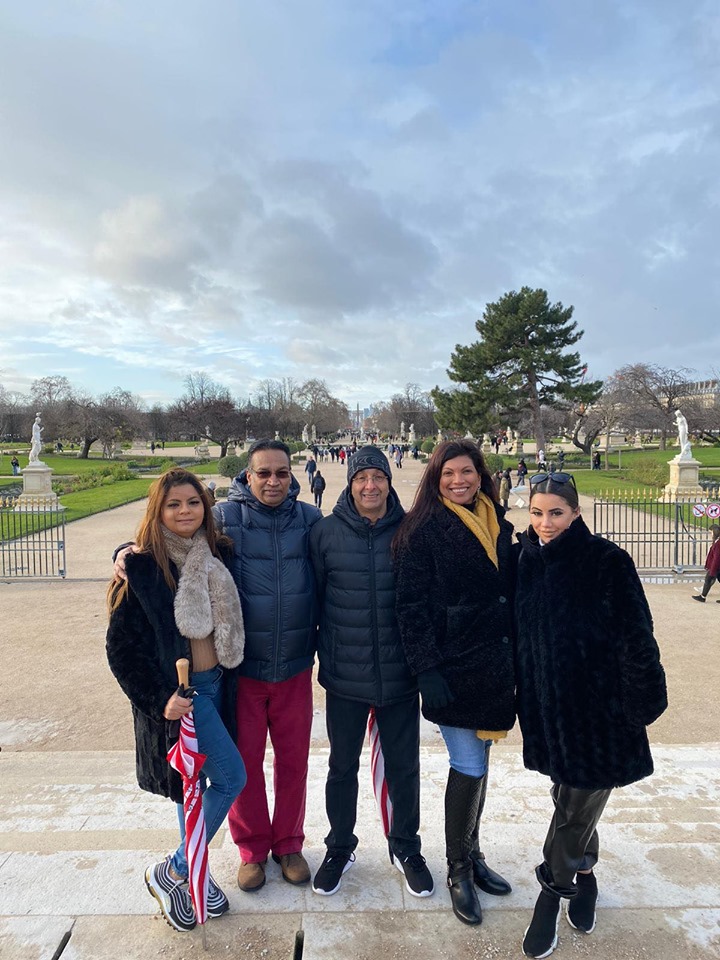 morelanduk's tweet photo. #paris2019 🎄 https://t.co/OEjYShBYY1