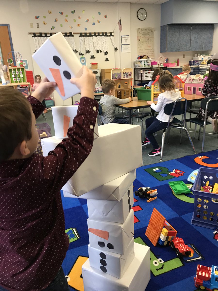 rlovier24's tweet image. “Snow much” fun learning about  snow! #prekstem #ganandaproud