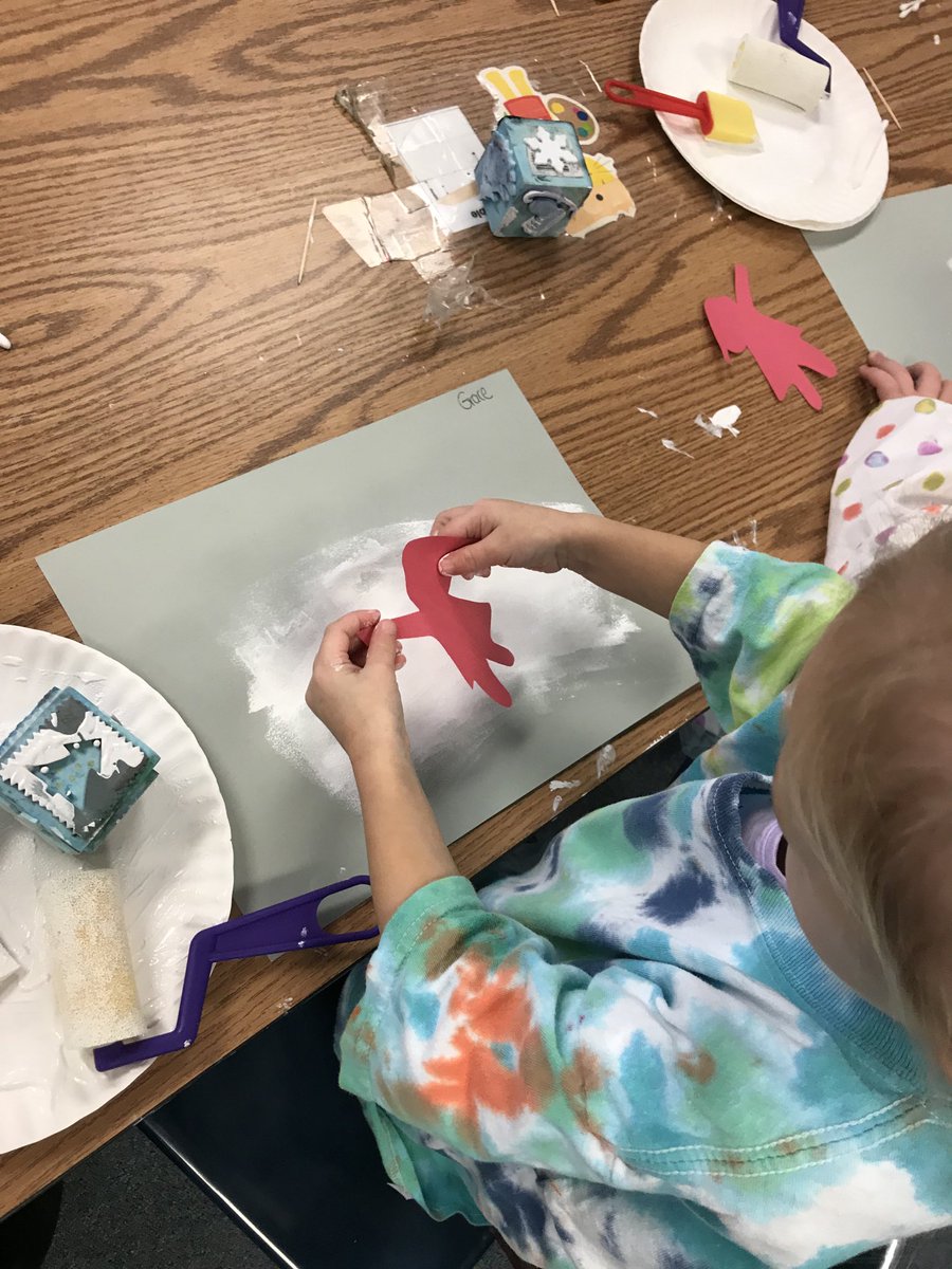 rlovier24's tweet image. “Snow much” fun learning about  snow! #prekstem #ganandaproud